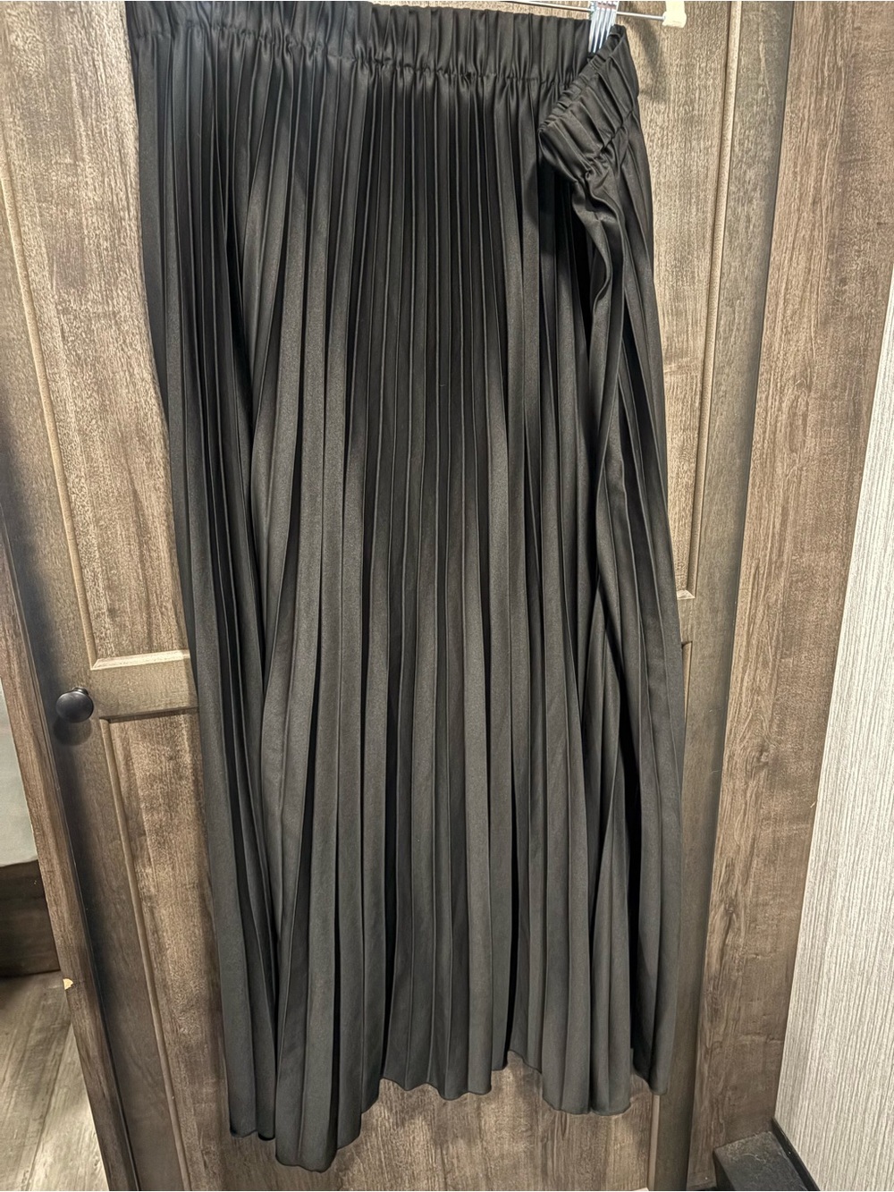 Black Pleated Women's Skirt